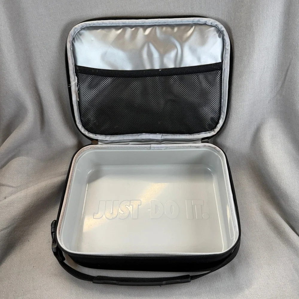 Nike Futura Fuel Lunch Bag Unisex OS Black Silver Insulated Hard Shell Swoosh